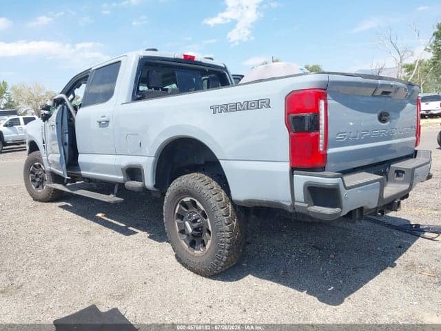 2025 FORD F-350 LARIAT 3