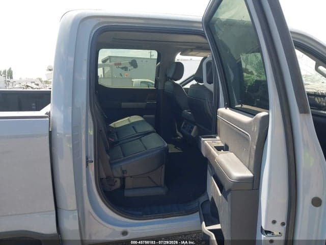 2025 FORD F-350 LARIAT 8