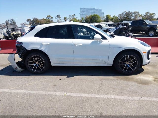 2024 PORSCHE MACAN T 13