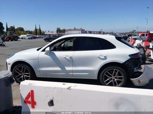 2024 PORSCHE MACAN T 14