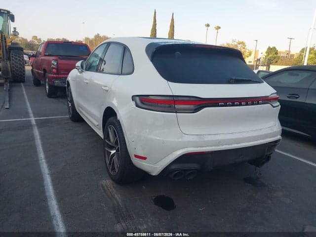 2024 PORSCHE MACAN T 3