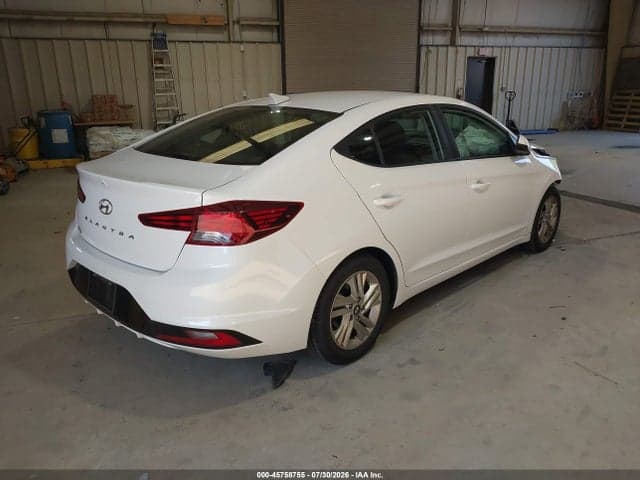 2020 HYUNDAI ELANTRA SEL 4