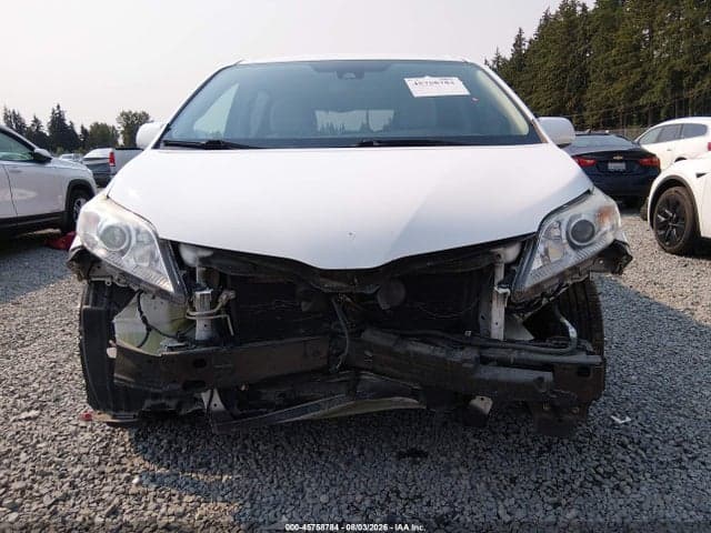 2018 TOYOTA SIENNA LE 8-PASSENGER 6
