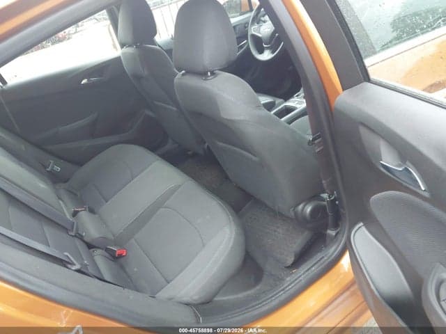 2017 CHEVROLET CRUZE LT AUTO 8