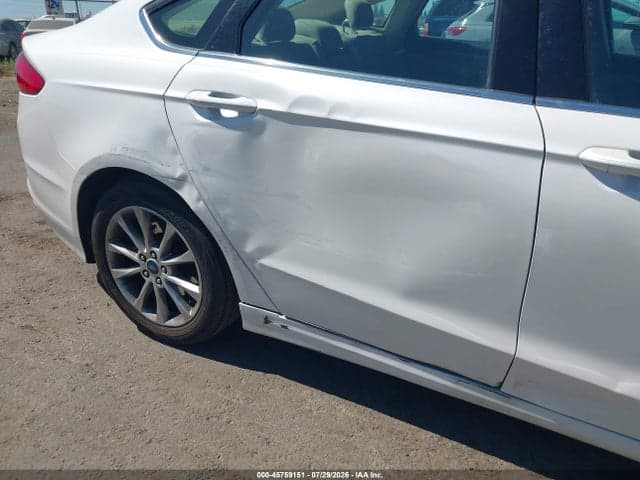 2017 FORD FUSION SE 6