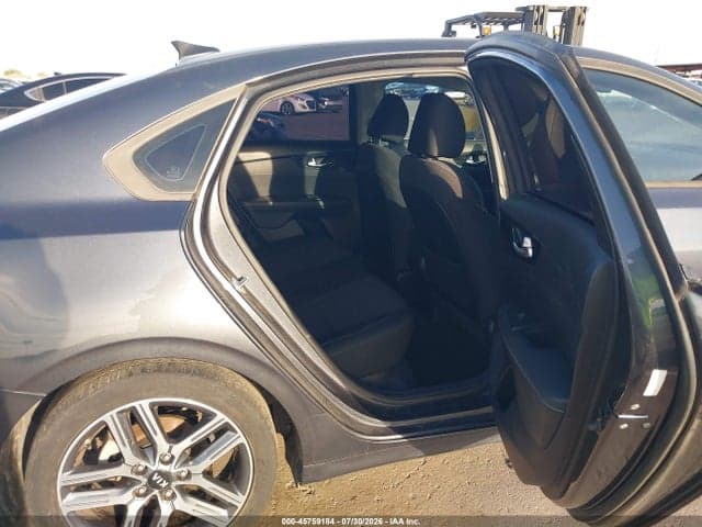 2019 KIA FORTE S 8