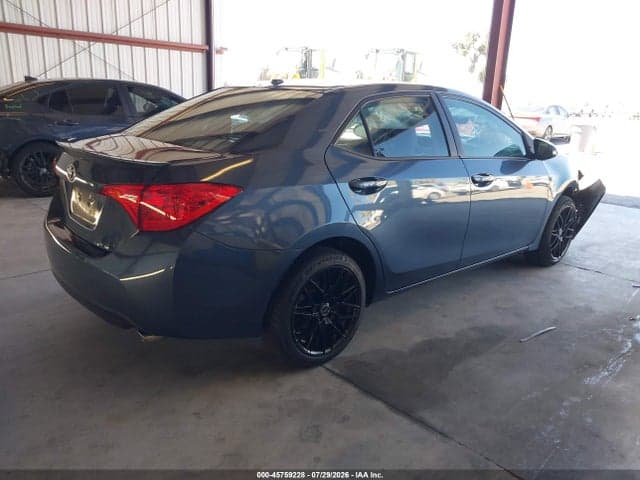 2017 TOYOTA COROLLA XSE 4