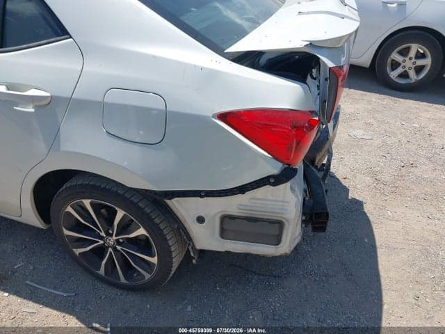 2017 TOYOTA COROLLA SE 18