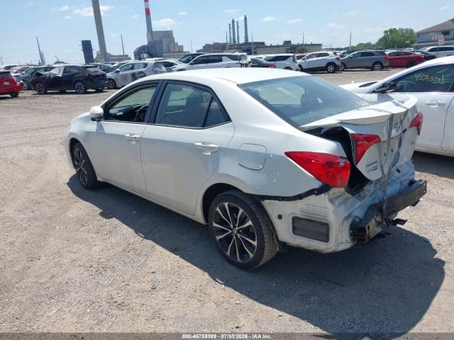 2017 TOYOTA COROLLA SE 3