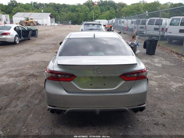 2021 TOYOTA CAMRY SE 16