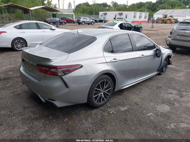 2021 TOYOTA CAMRY SE 4