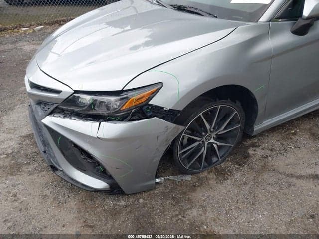 2021 TOYOTA CAMRY SE 6