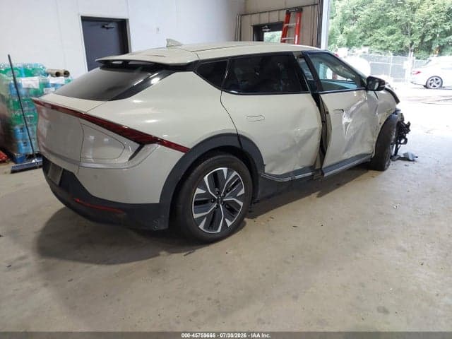 2024 KIA EV6 LIGHT LONG RANGE 4