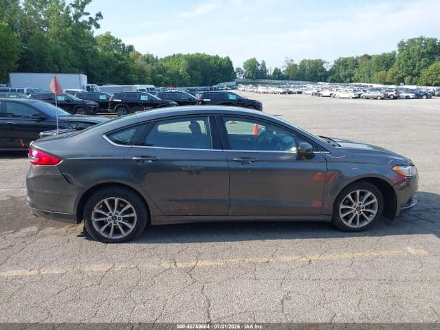 2017 FORD FUSION SE 13
