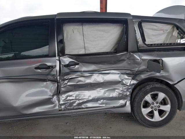 2017 TOYOTA SIENNA L 7 PASSENGER 6