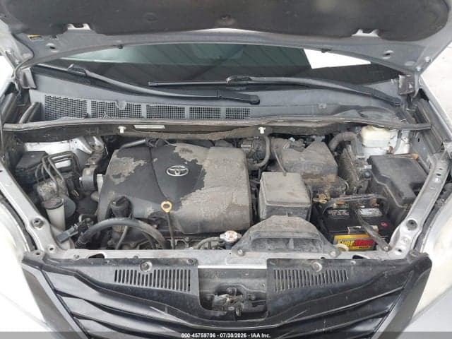 2017 TOYOTA SIENNA L 7 PASSENGER 10