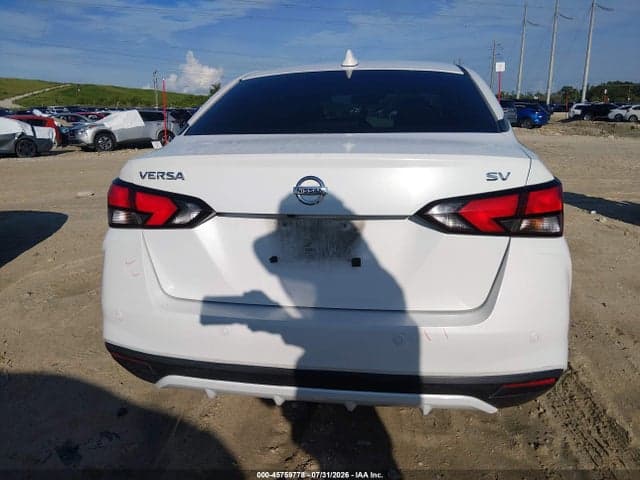 2021 NISSAN VERSA SV XTRONIC CVT 17