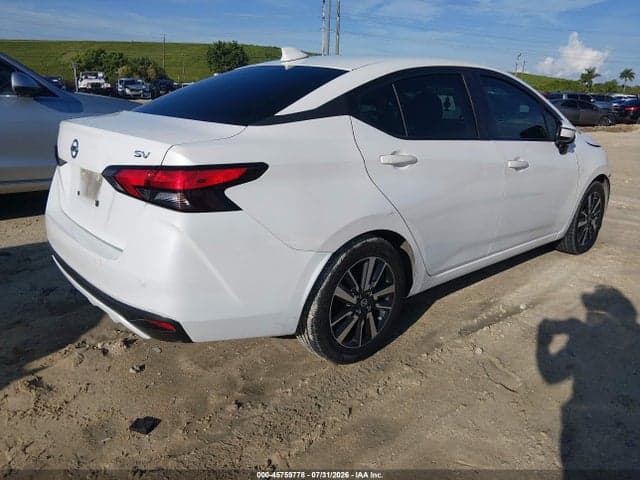2021 NISSAN VERSA SV XTRONIC CVT 4