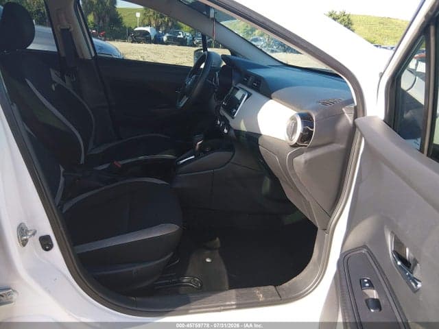 2021 NISSAN VERSA SV XTRONIC CVT 5