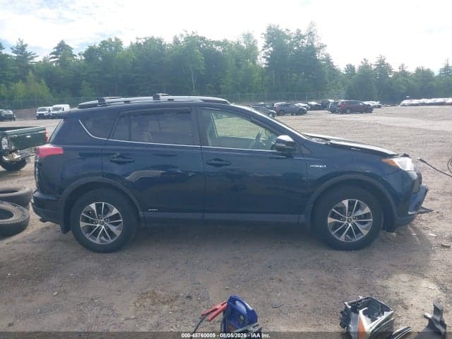 2017 TOYOTA RAV4 HYBRID XLE 13