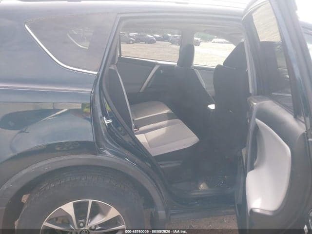 2017 TOYOTA RAV4 HYBRID XLE 8