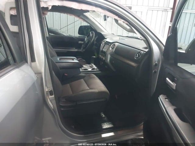 2017 TOYOTA TUNDRA SR5 5.7L V8 5