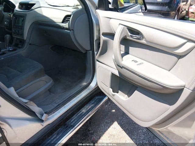 2017 CHEVROLET TRAVERSE LS 5