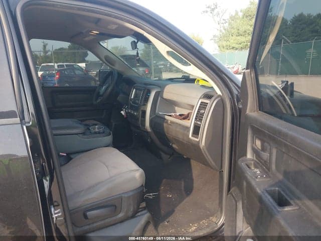 2017 RAM 1500 TRADESMAN 4X2 6'4 BOX 5