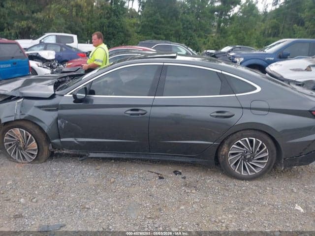 2025 HYUNDAI SONATA HYBRID LIMITED 14