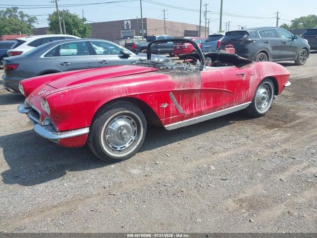 1962 CHEVROLET CORVETTE 2