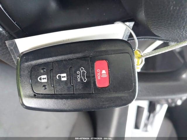2019 TOYOTA RAV4 XLE 11