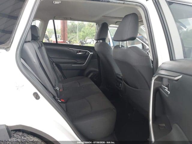 2019 TOYOTA RAV4 XLE 8