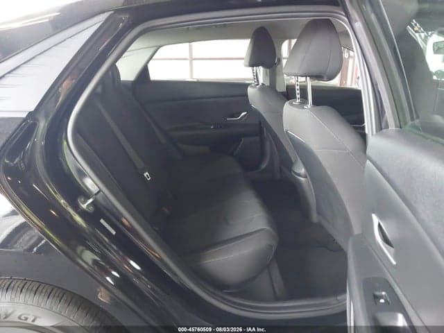 2023 HYUNDAI ELANTRA SE 8