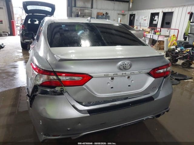 2019 TOYOTA CAMRY SE 16