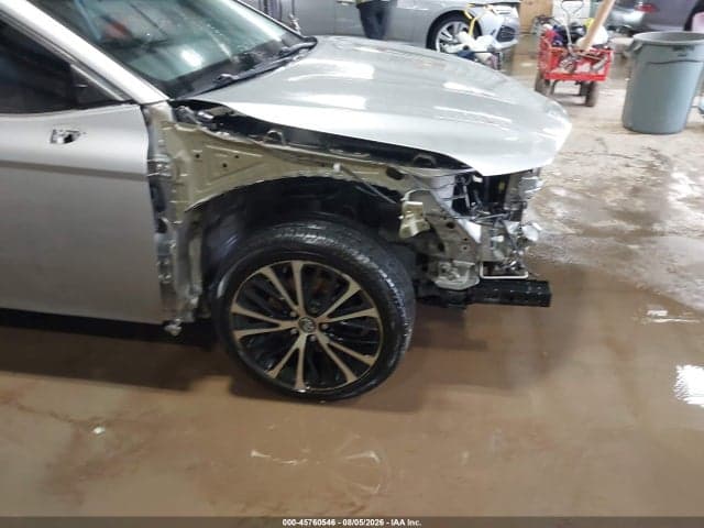 2019 TOYOTA CAMRY SE 17