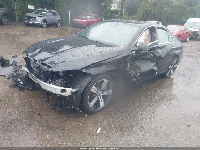 2025 MERCEDES-BENZ C 300 2