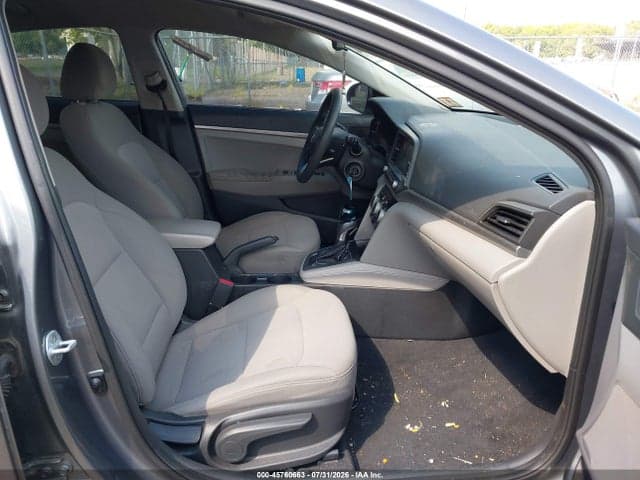 2019 HYUNDAI ELANTRA SE 5