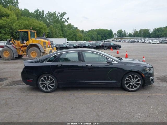 2017 LINCOLN MKZ RESERVE 13