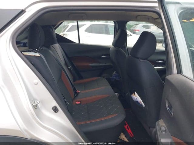 2018 NISSAN KICKS SR 8