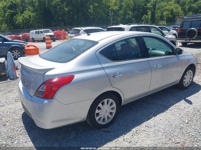 2017 NISSAN VERSA 1.6 SV 4
