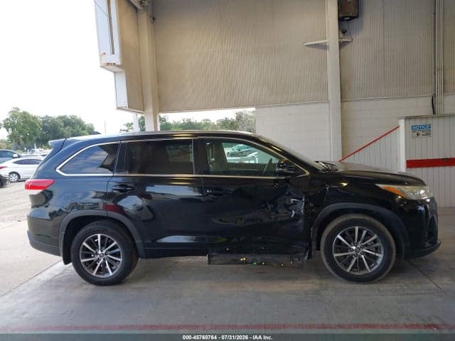 2018 TOYOTA HIGHLANDER XLE 13