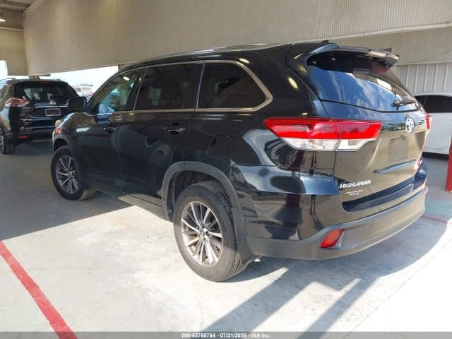 2018 TOYOTA HIGHLANDER XLE 3