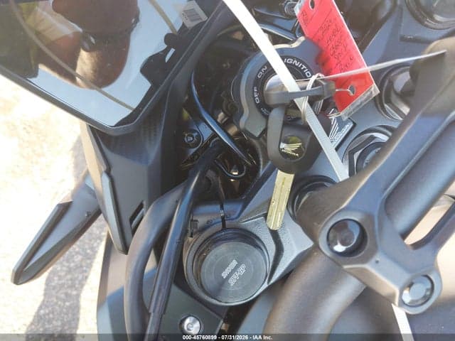2025 HONDA CB500 F 11