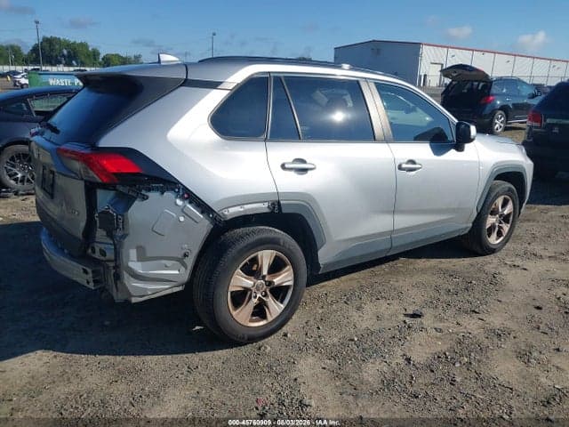 2019 TOYOTA RAV4 XLE 4