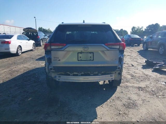 2019 TOYOTA RAV4 XLE 6