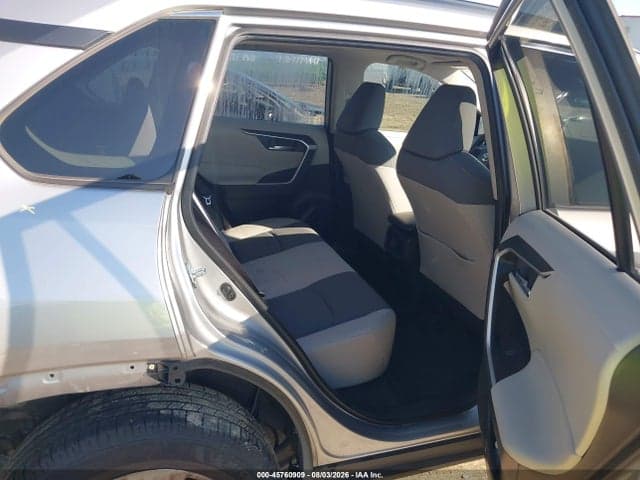 2019 TOYOTA RAV4 XLE 8