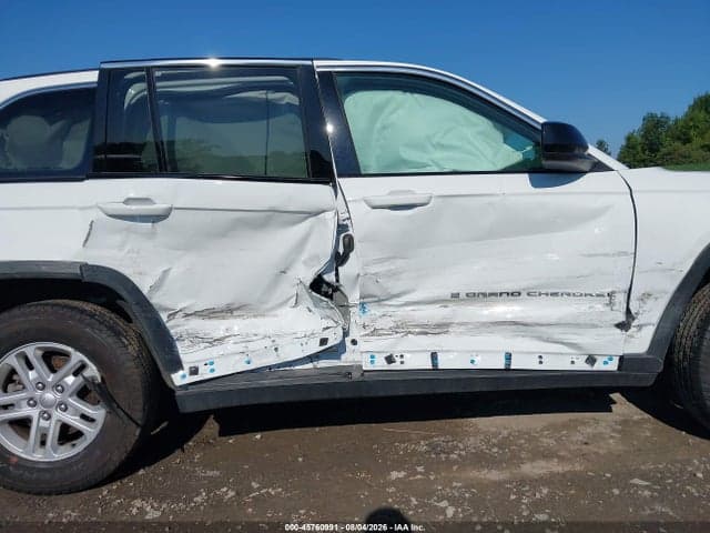 2025 JEEP GRAND CHEROKEE LAREDO 4X4 19
