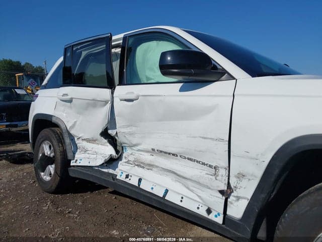 2025 JEEP GRAND CHEROKEE LAREDO 4X4 6