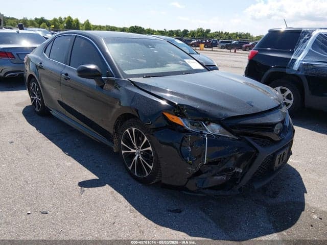 2018 TOYOTA CAMRY SE - 1