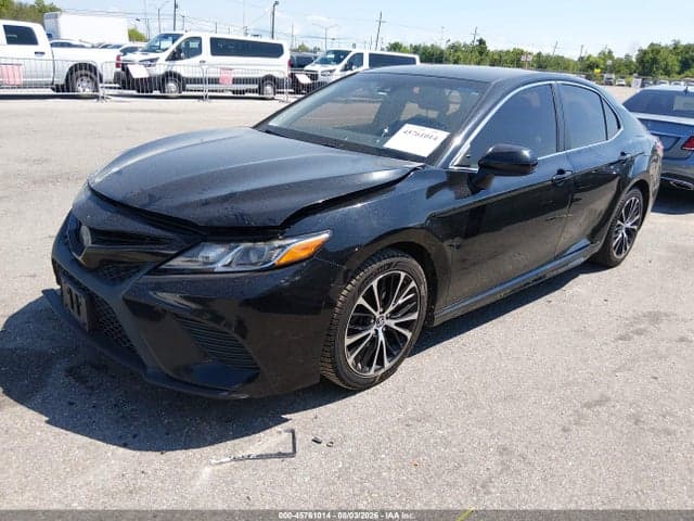 2018 TOYOTA CAMRY SE 2